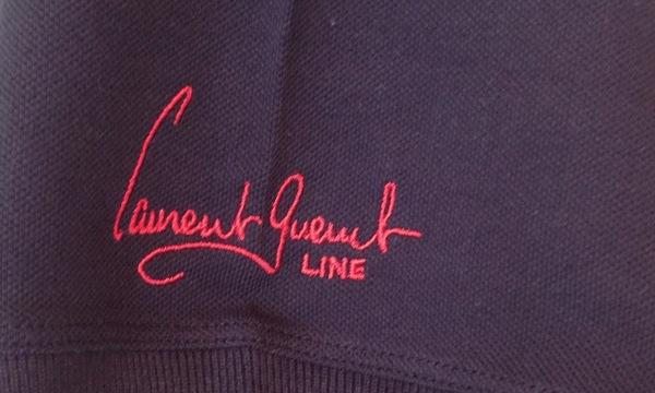 Polo noir signature rouge